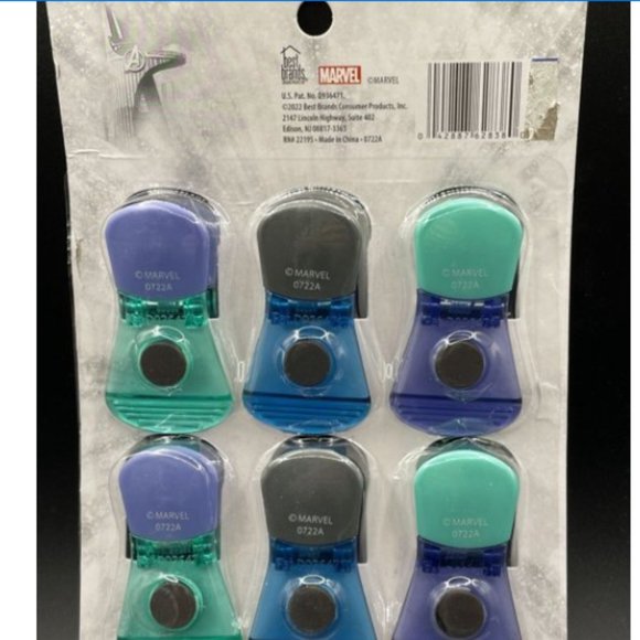 Disney's Marvel BLACK PANTHER WAKANDA FOREVER 6 Pack Magnetic Bag Clips - Picture 2 of 3